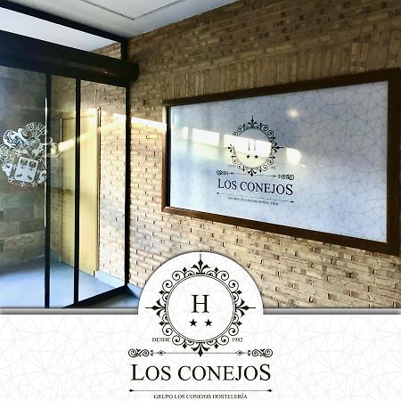 Hotel Los Conejos Mora Exterior foto