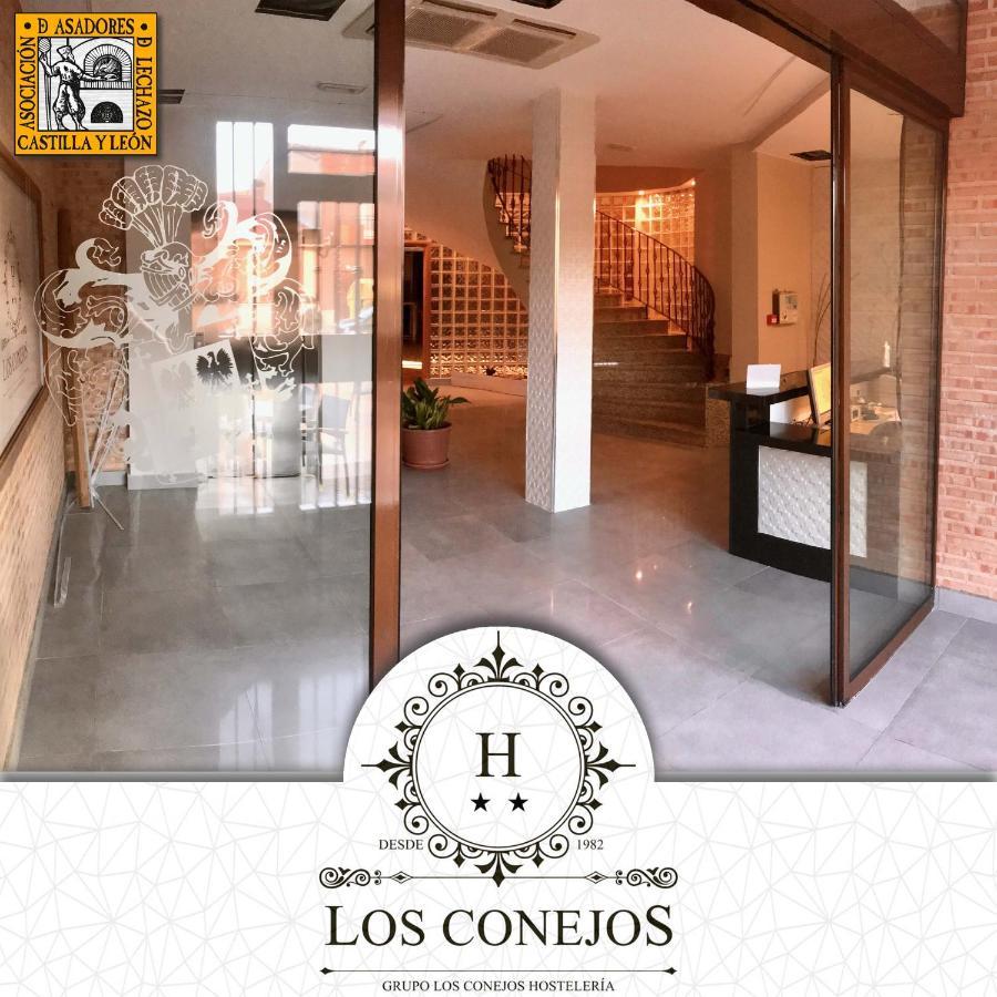 Hotel Los Conejos Mora Exterior foto